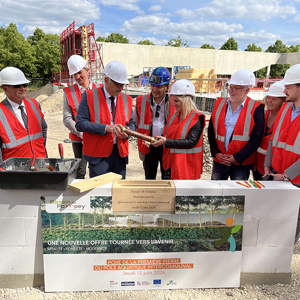 Pose de la première pierre du nouveau pôle aquatique communal de Pompey